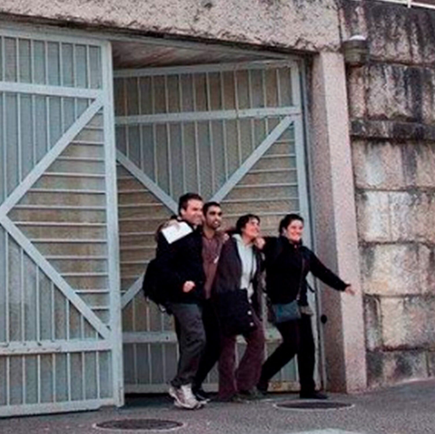 Sharon Nuñez saliendo de la cárcel con el cofundador de Igualdad Animal, José Valle, y David y Sara, otros dos activistas detenidos.