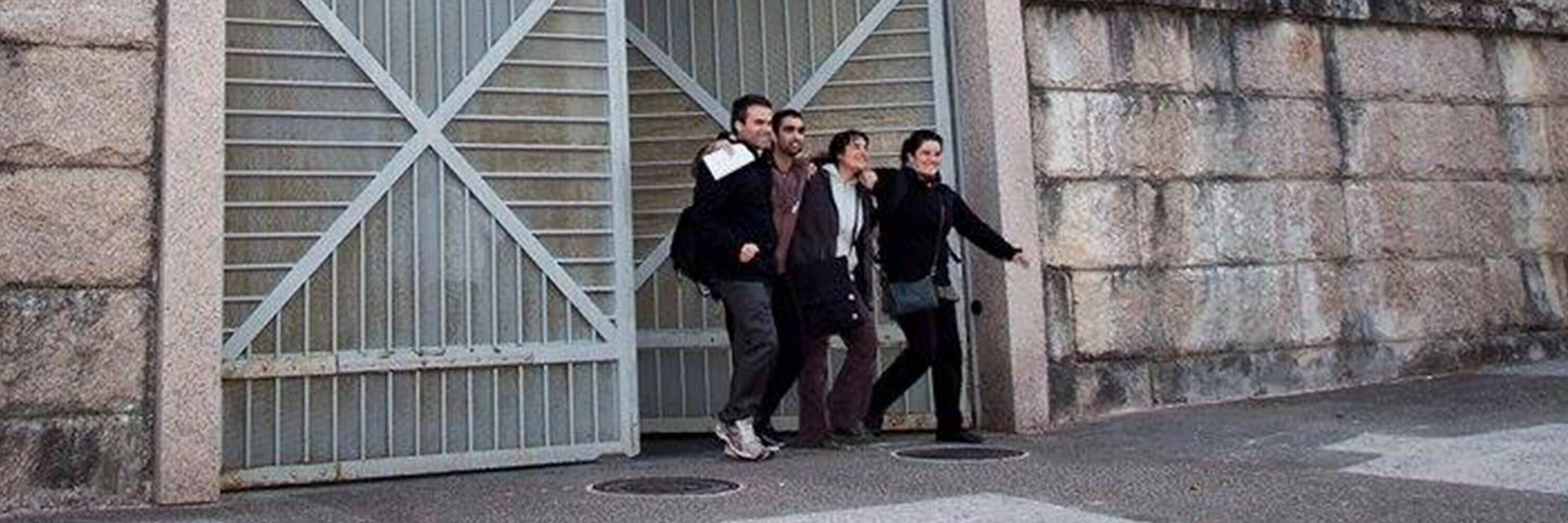 Sharon Nuñez saliendo de la cárcel con el cofundador de Igualdad Animal, José Valle, y David y Sara, otros dos activistas detenidos.