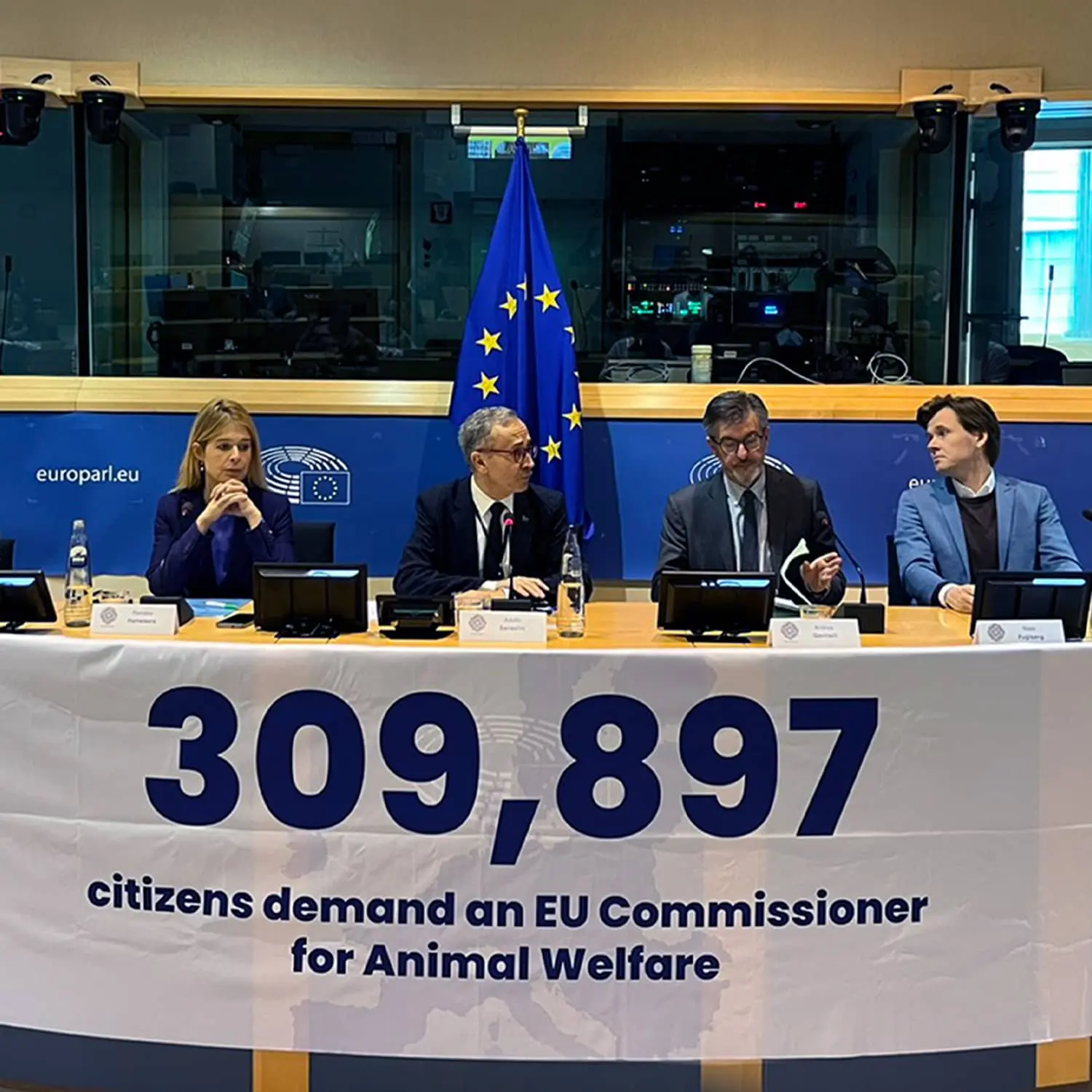 300.000 firmas para dar más voz a los animales en Europa