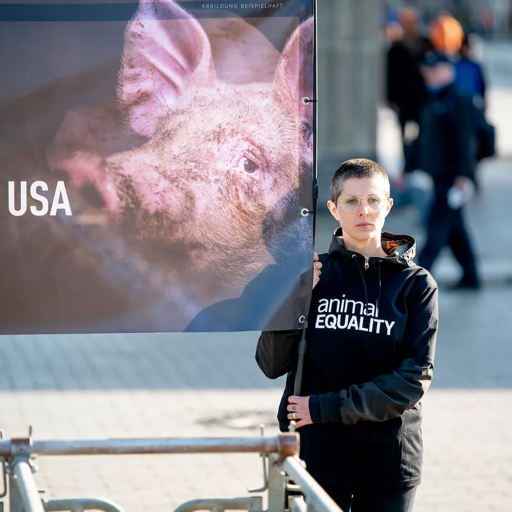 Activista de Igualdad Animal en una protesta en Alemania