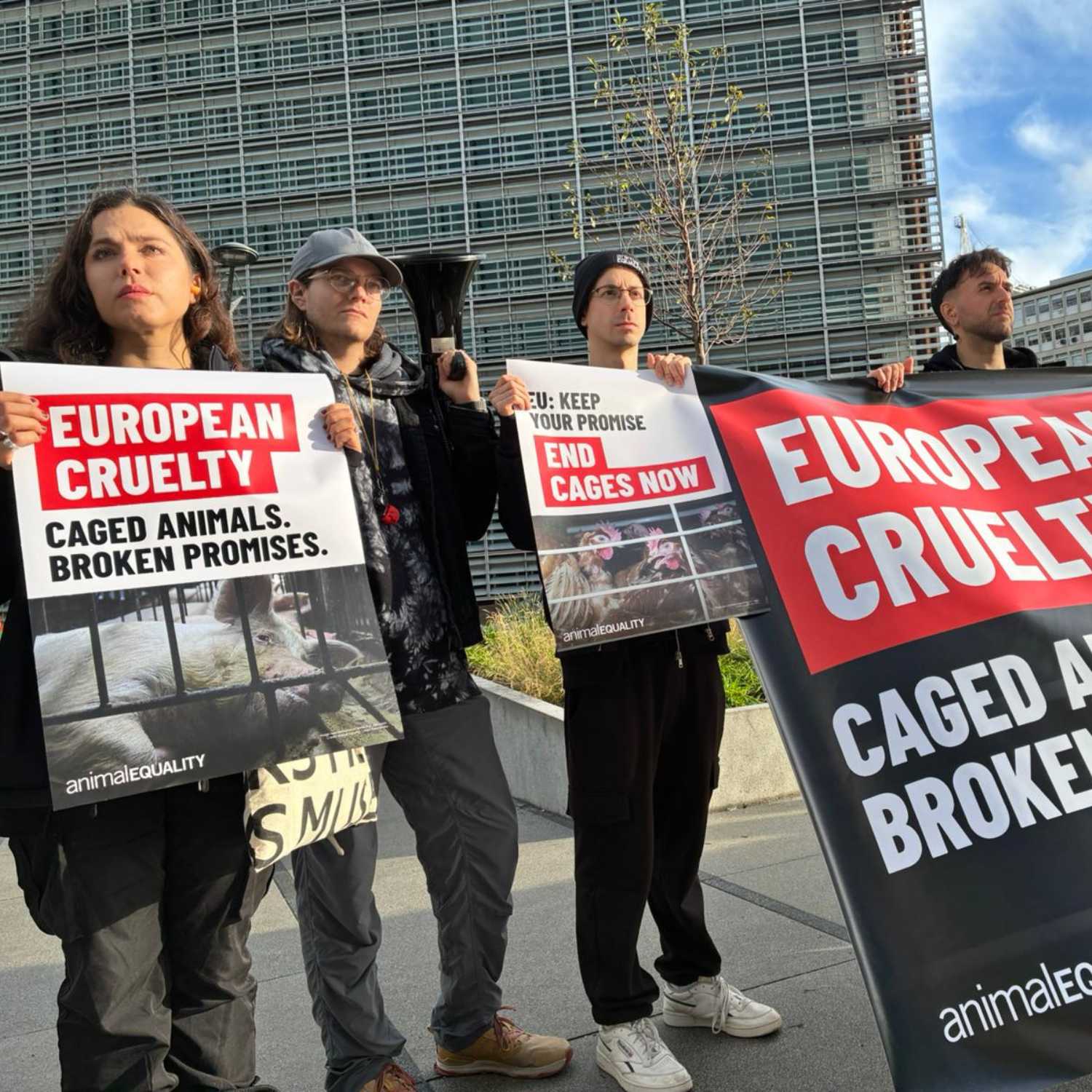 Protesta en Comisión Europea exige reforma legislativa