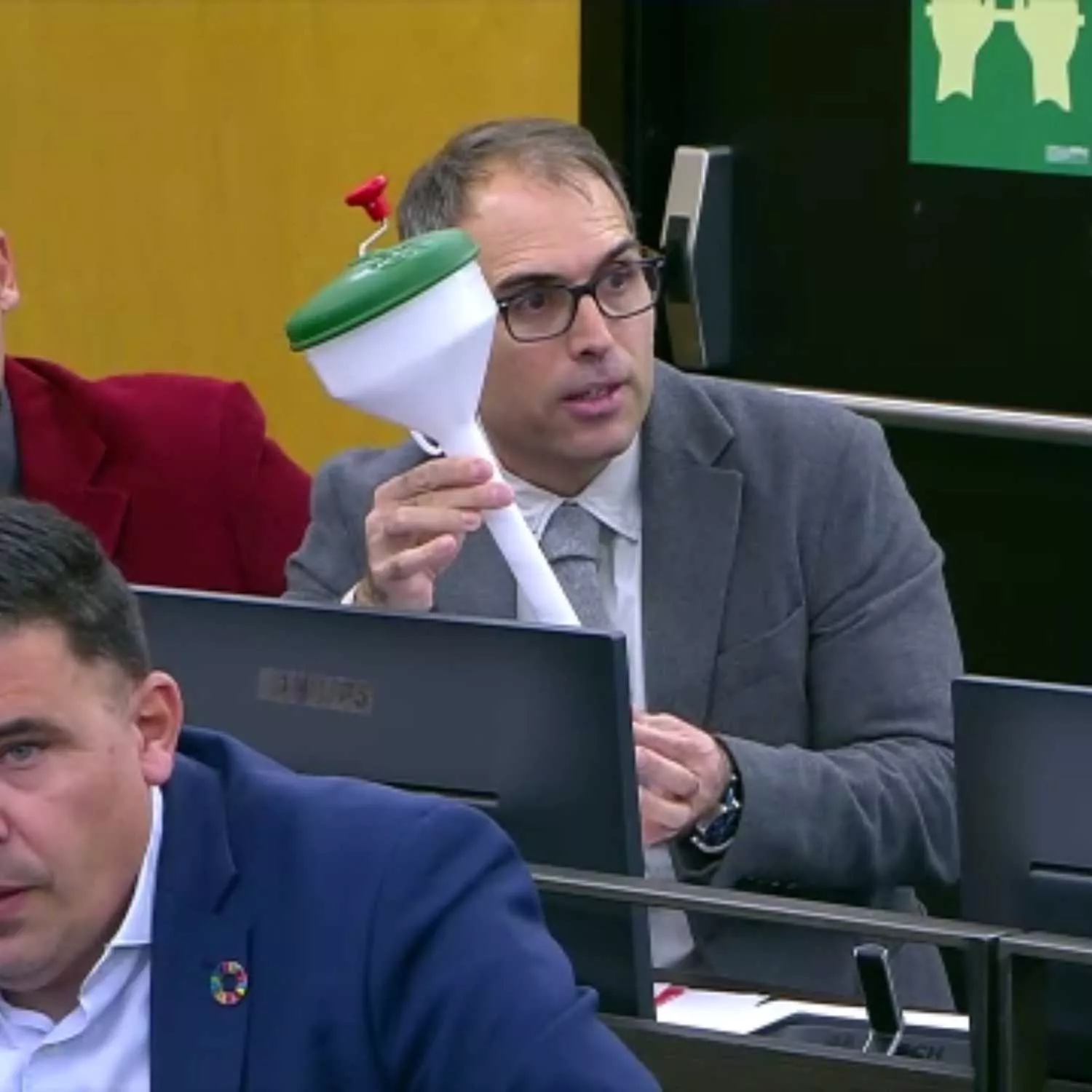 Aprobada la PNL que reclama el fin de la alimentación forzada para producir foie gras