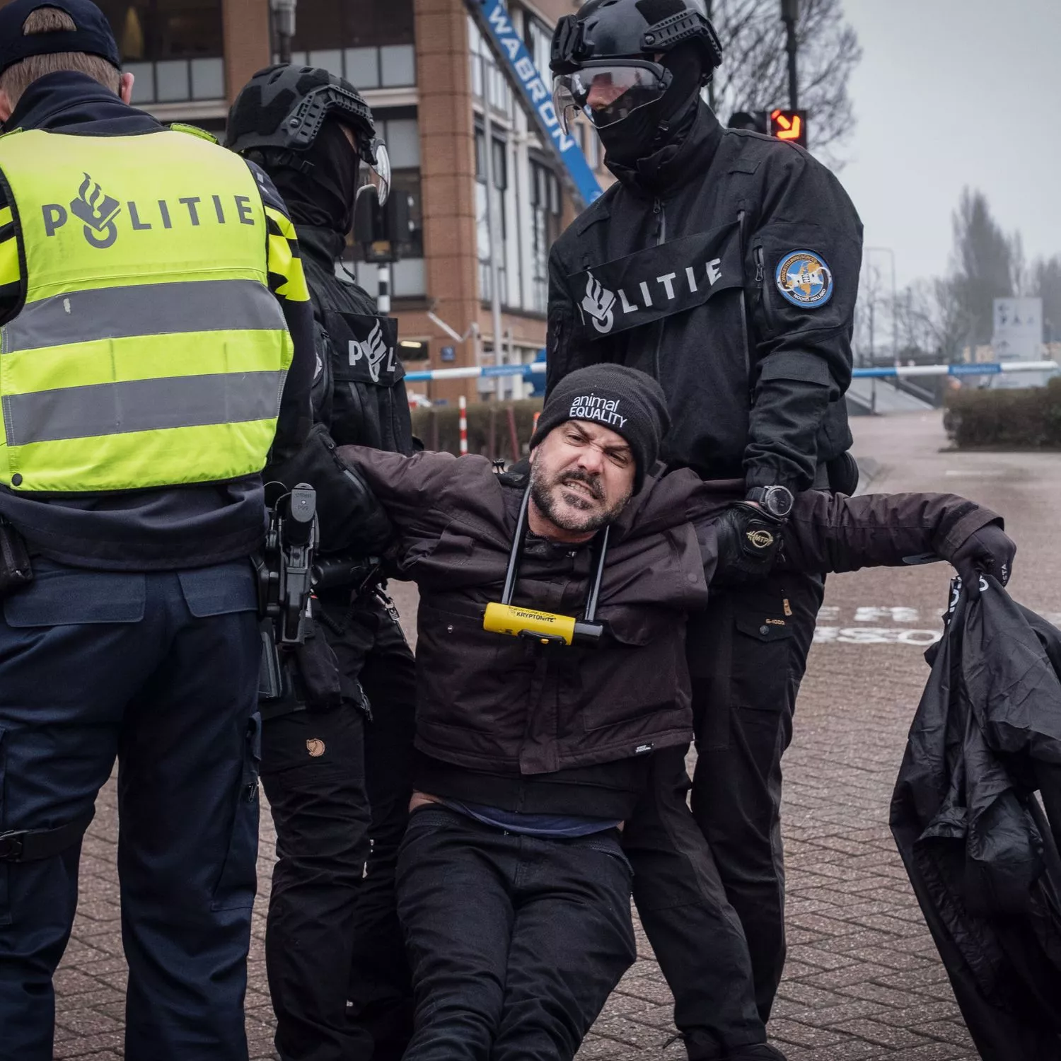 Vídeo en primera persona del arresto a activistas de Igualdad Animal 1 Vídeo en primera persona del arresto a activistas de Igualdad Animal