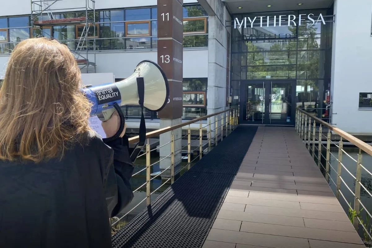 Protestas en Barcelona y otras ciudades frente a MyTheresa por Kroger 13