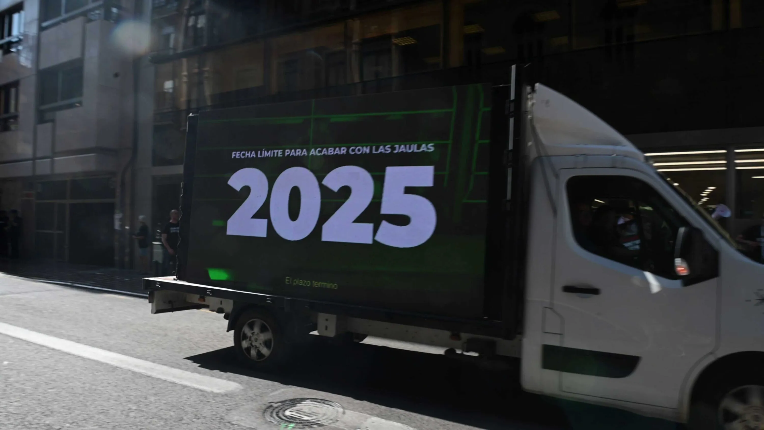 Mercadona:nueva protesta frente a la sede central 2 Noticia segunda protesta sede Mercadona junio