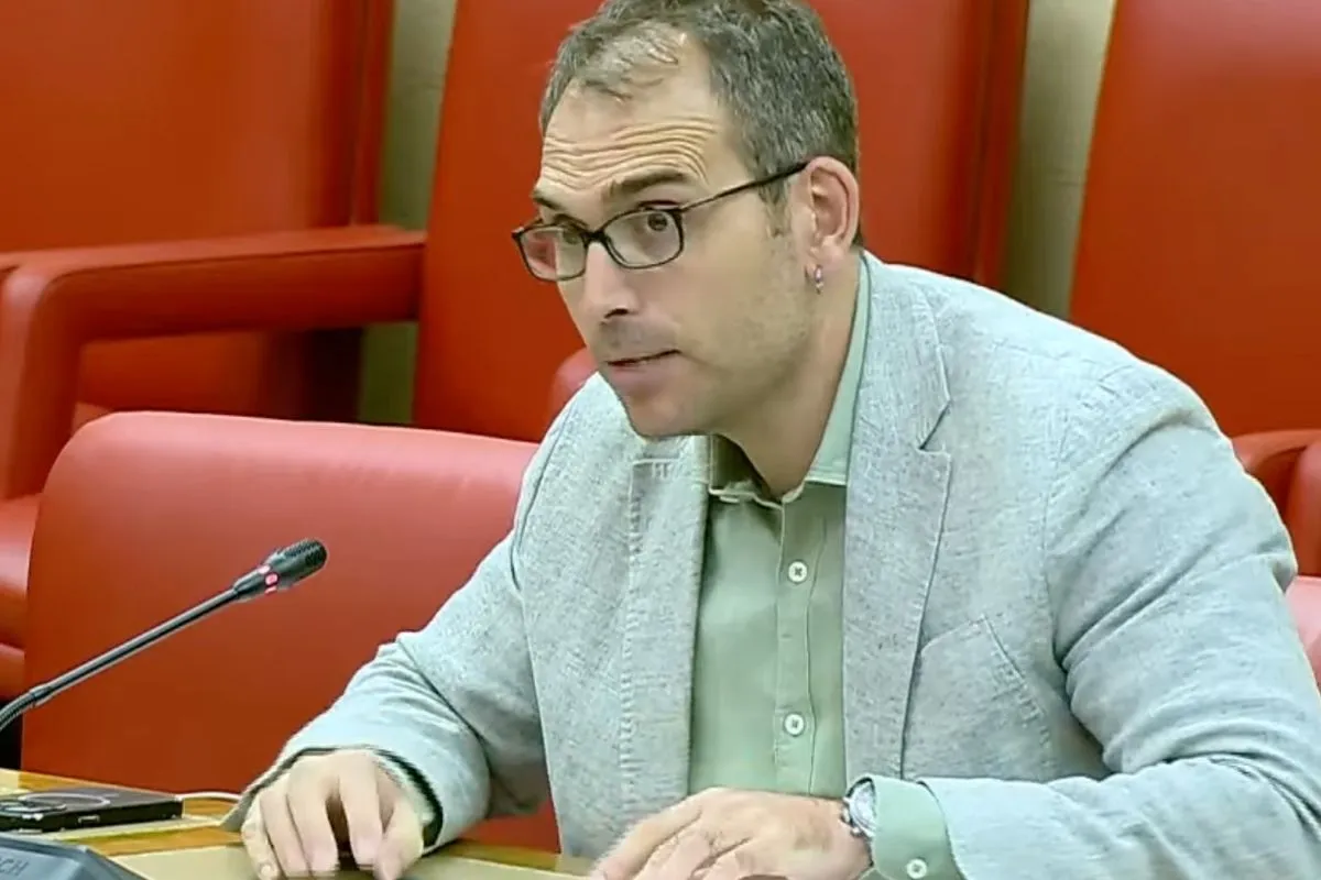 Igualdad Animal acusa al ministro Luis Planas de volver a eludir un compromiso para acabar con las jaulas 2 Noticia Luis Planas respuesta Congreso jaulas